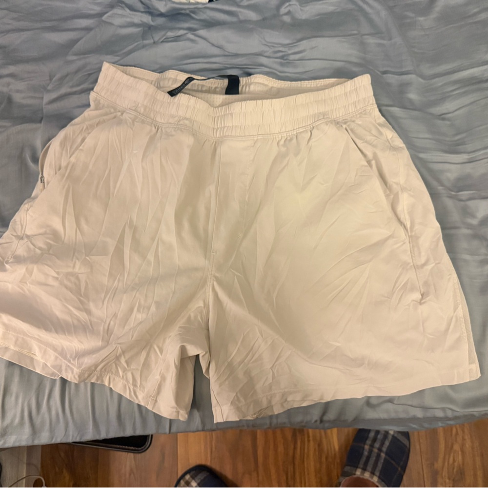 Lululemon Pace Breaker Lined 5" - Light Ivory